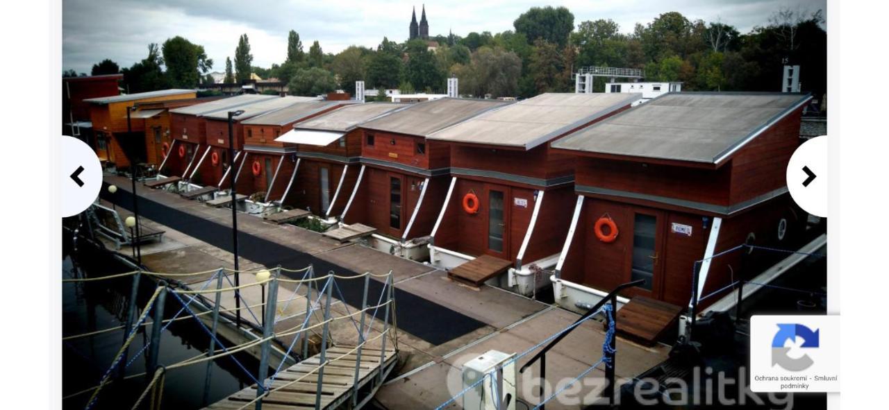 Отель Houseboat Ginger Прага Экстерьер фото