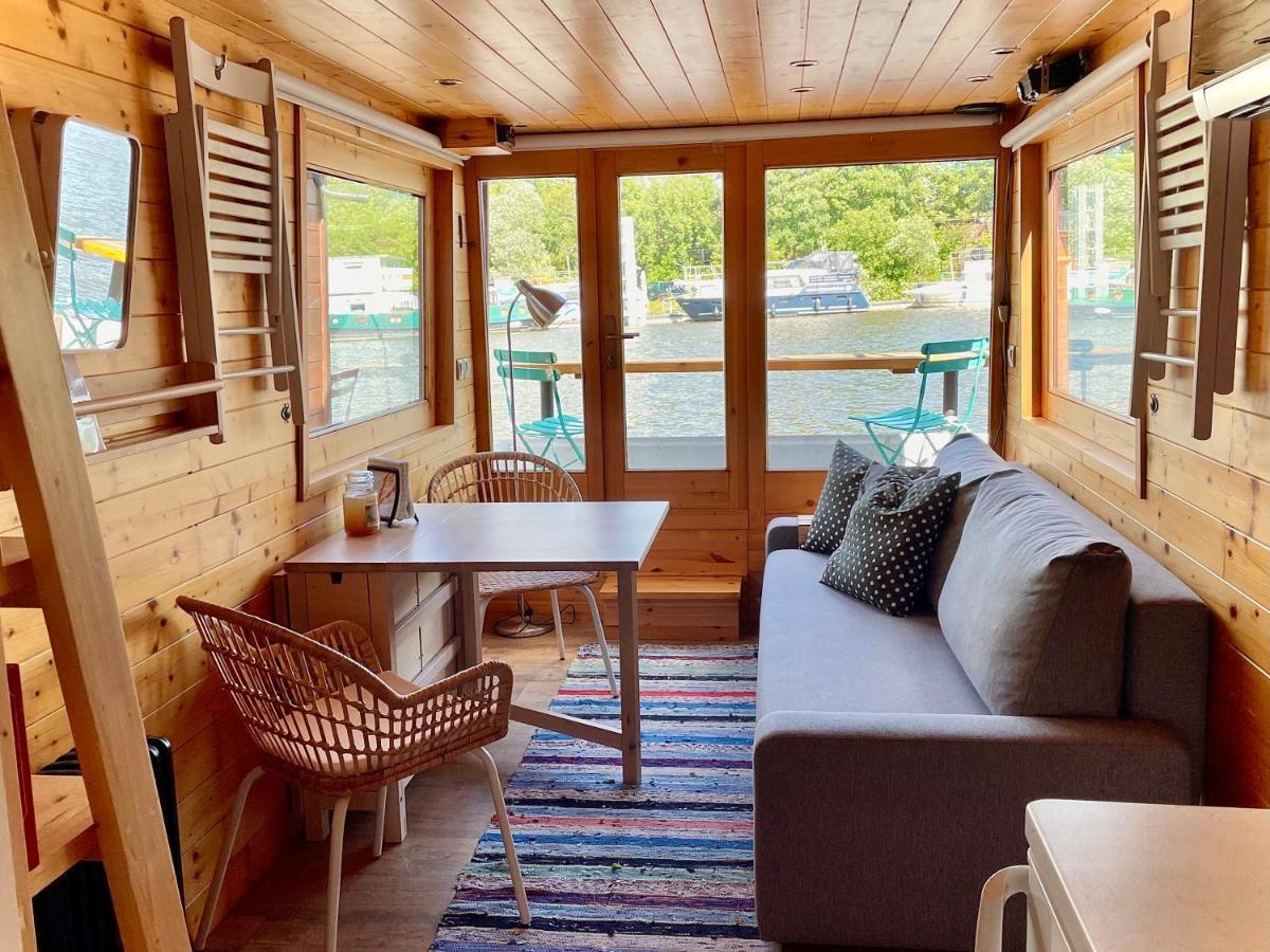 Отель Houseboat Ginger Прага Экстерьер фото